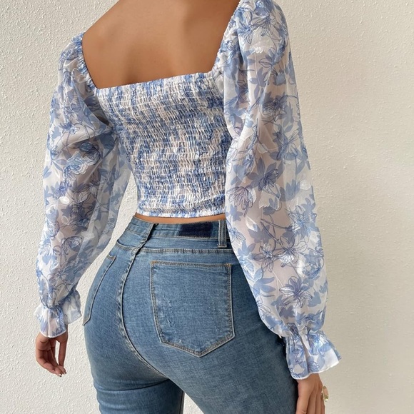 NWOT light blue white floral smocked top - Picture 5 of 8